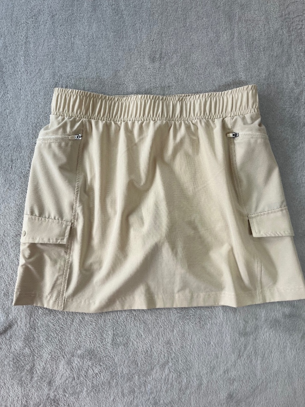 Avalanche Cargo Skort sz M Light Tan Khaki Stretch Waist Pull On Hike Activewear